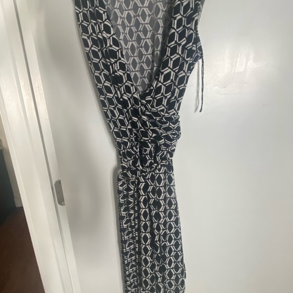 Maggy London Romper - Picture 2 of 3